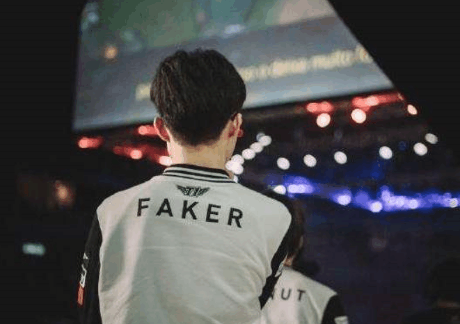 拳头正在调查TSM CEO Reginald不当行为和霸凌