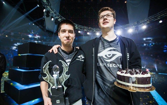 里程碑：Hope达成LPL 1500击杀成就